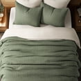 thumbnail image 4 of Juego de edredón EVERGRACE x Kinsey Walsh, tamaño king, color verde, 4 of 9
