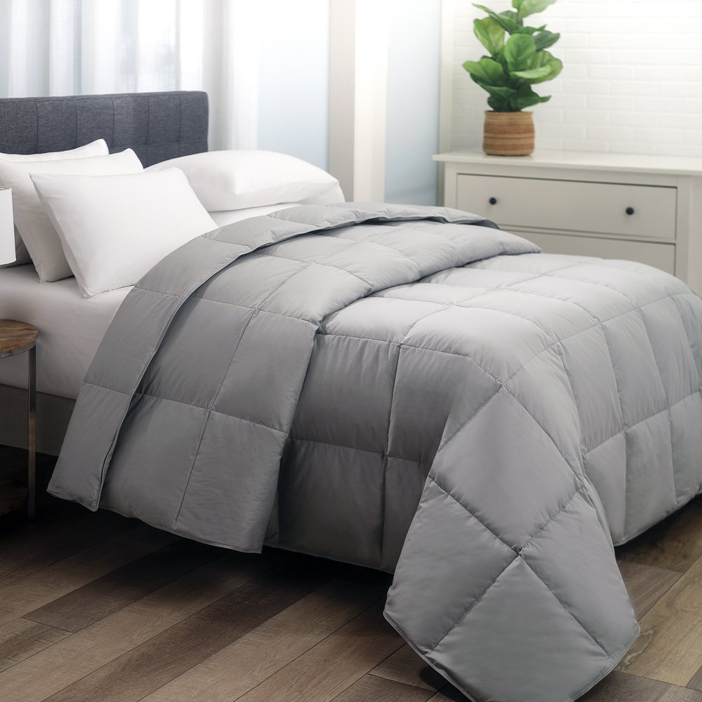Cozy Clouds All Seasons DownAlternative Gray Full/Queen Comforter
