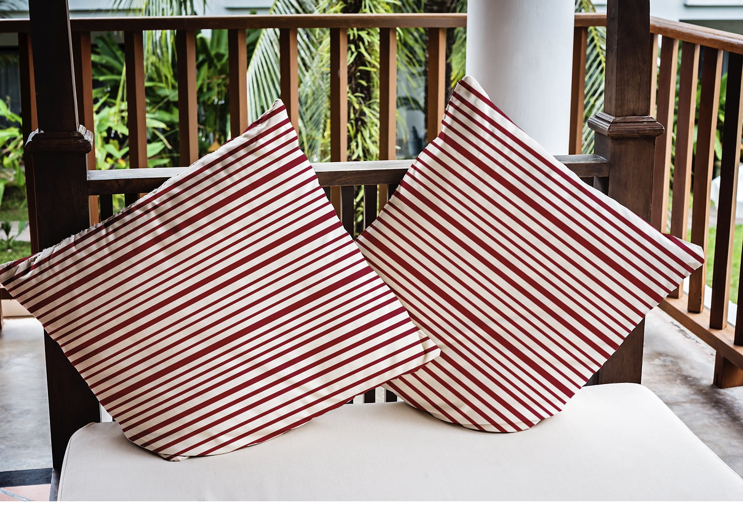 20" x 20" Simply Daisy Loom Lines Polyester Indoor/Outdoor Pillow, Carmine Red Qty 1