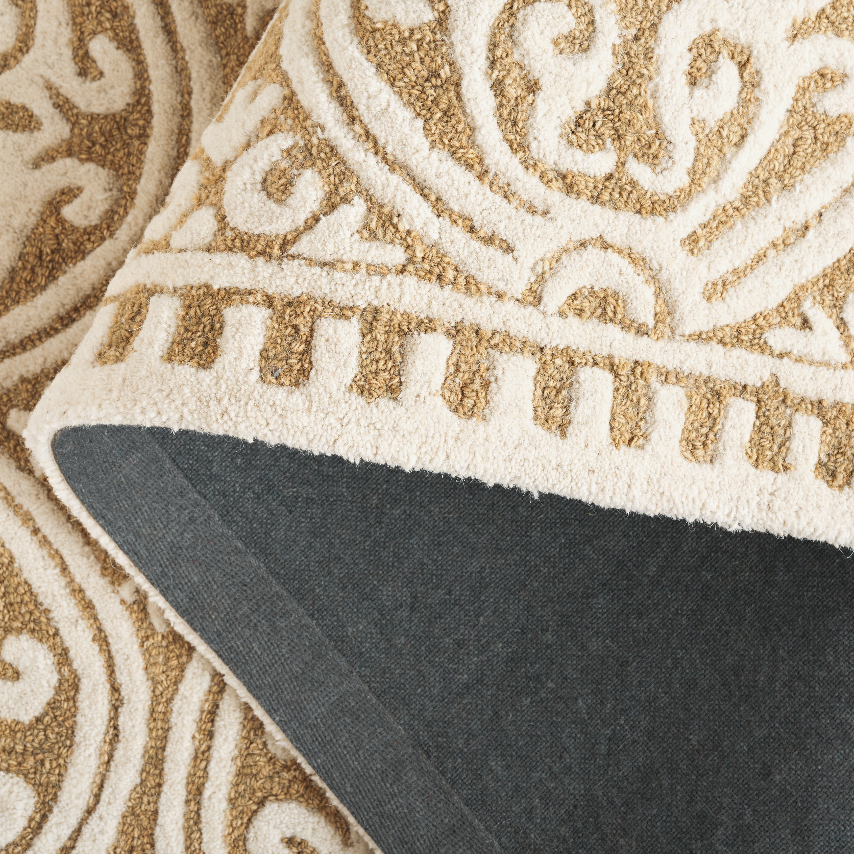 Safavieh Cambridge Leslie Geometric Wool Area Rug, Ivory/Gold, 6' x 6' Round