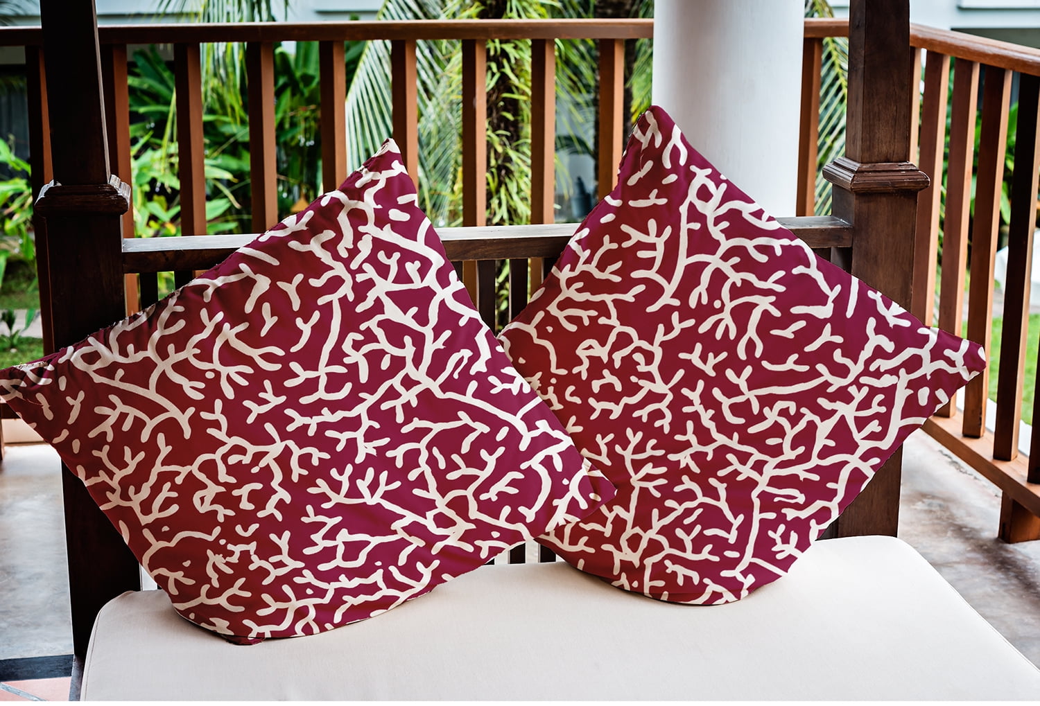 18" x 18" Simply Daisy Seaweed Indoor/Outdoor Pillow, Maroon Red Qty 1