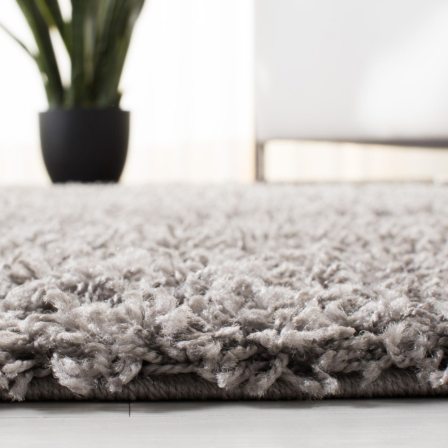 Safavieh Athens Solid Plush Shag Area Rug