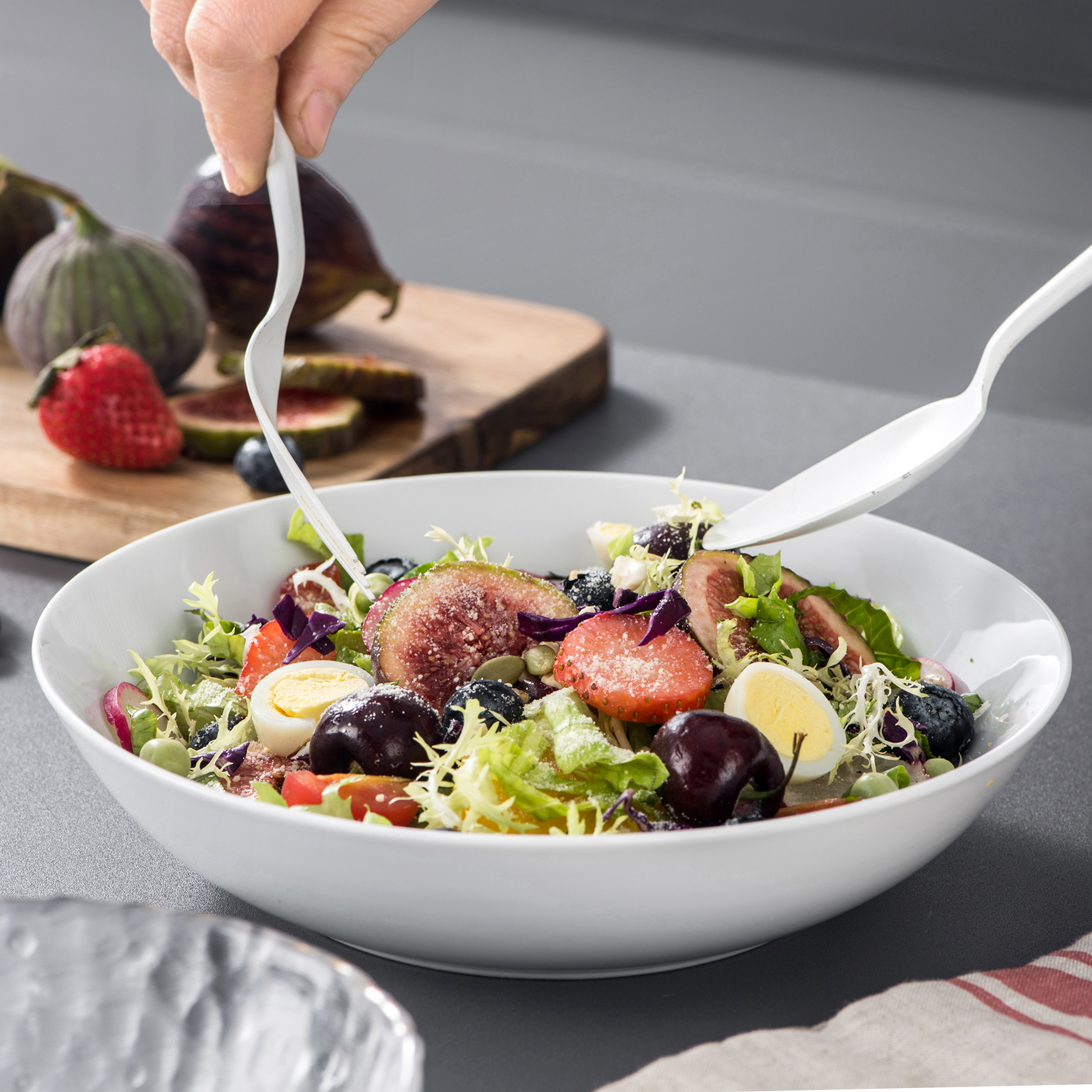 Vancasso 6-Piece White Porcelain Pasta and Salad Bowls photo 3