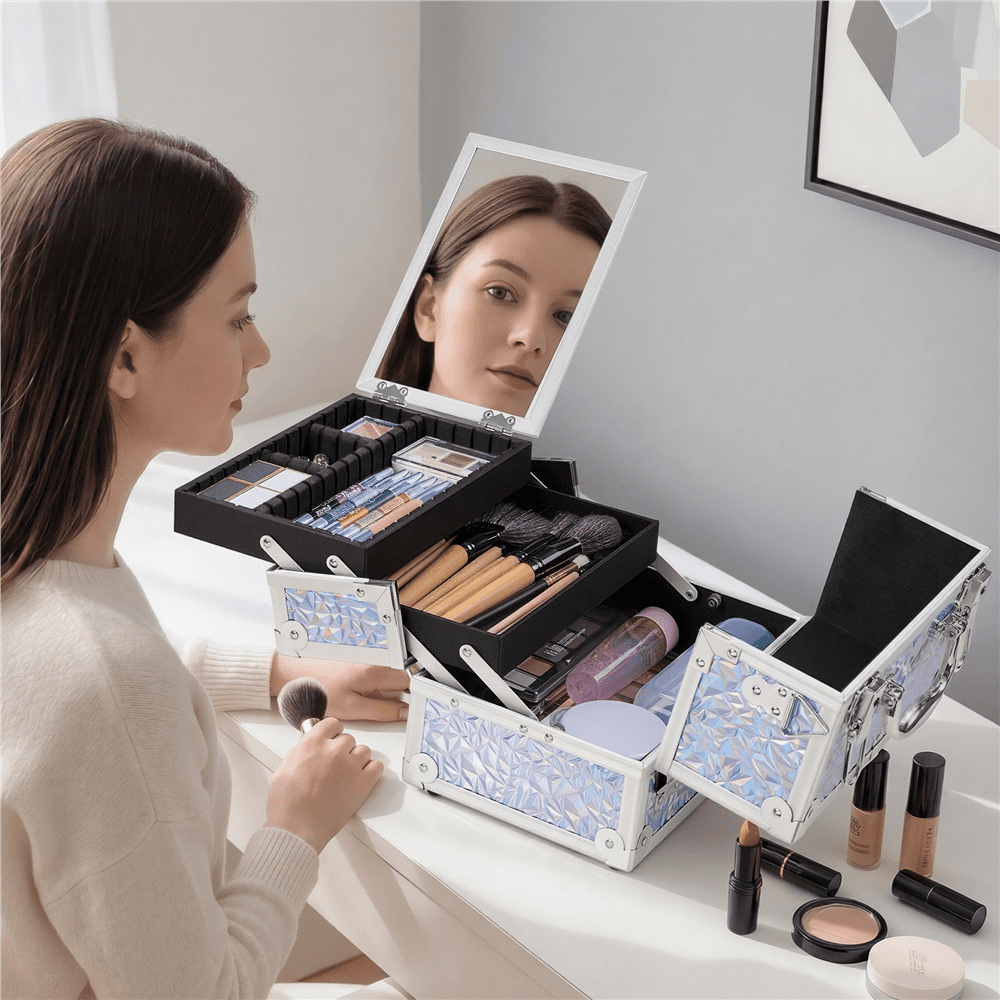 Renwick Portable Makeup Train Case with Mirror and 2 Trays, Silver