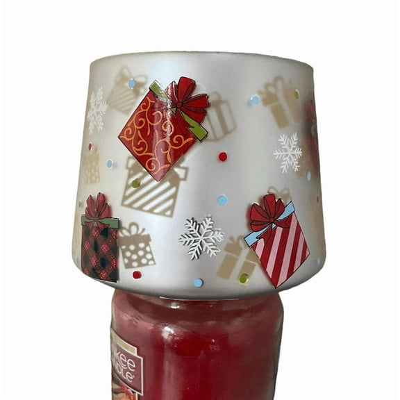Yankee Candle Winter Holiday Laser Cut Reflecting PRESENTS Large Glass Jar Candle Shade
