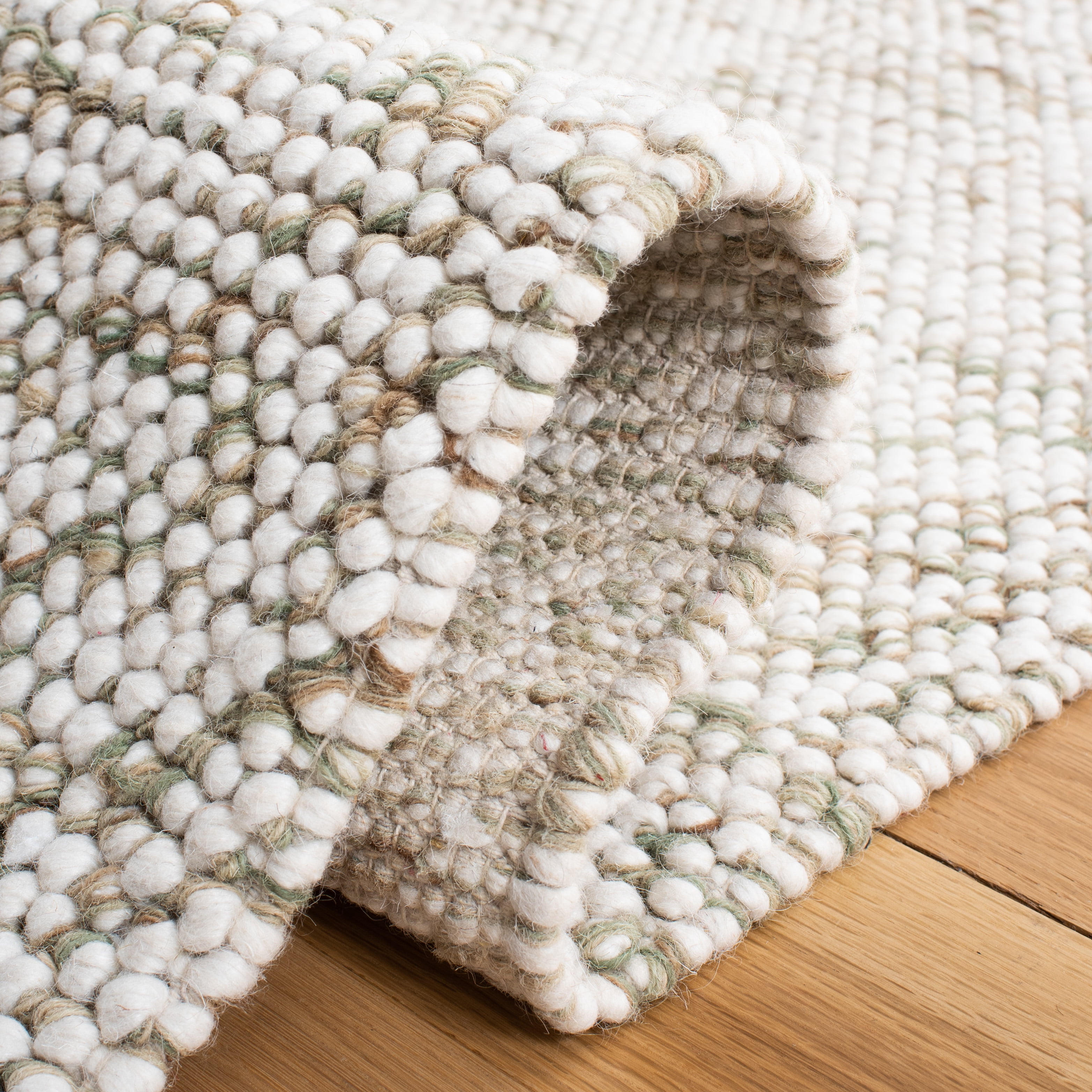 SAFAVIEH Natura Finn Distressed Area Rug, Sage/Ivory, 6' x 6' Round