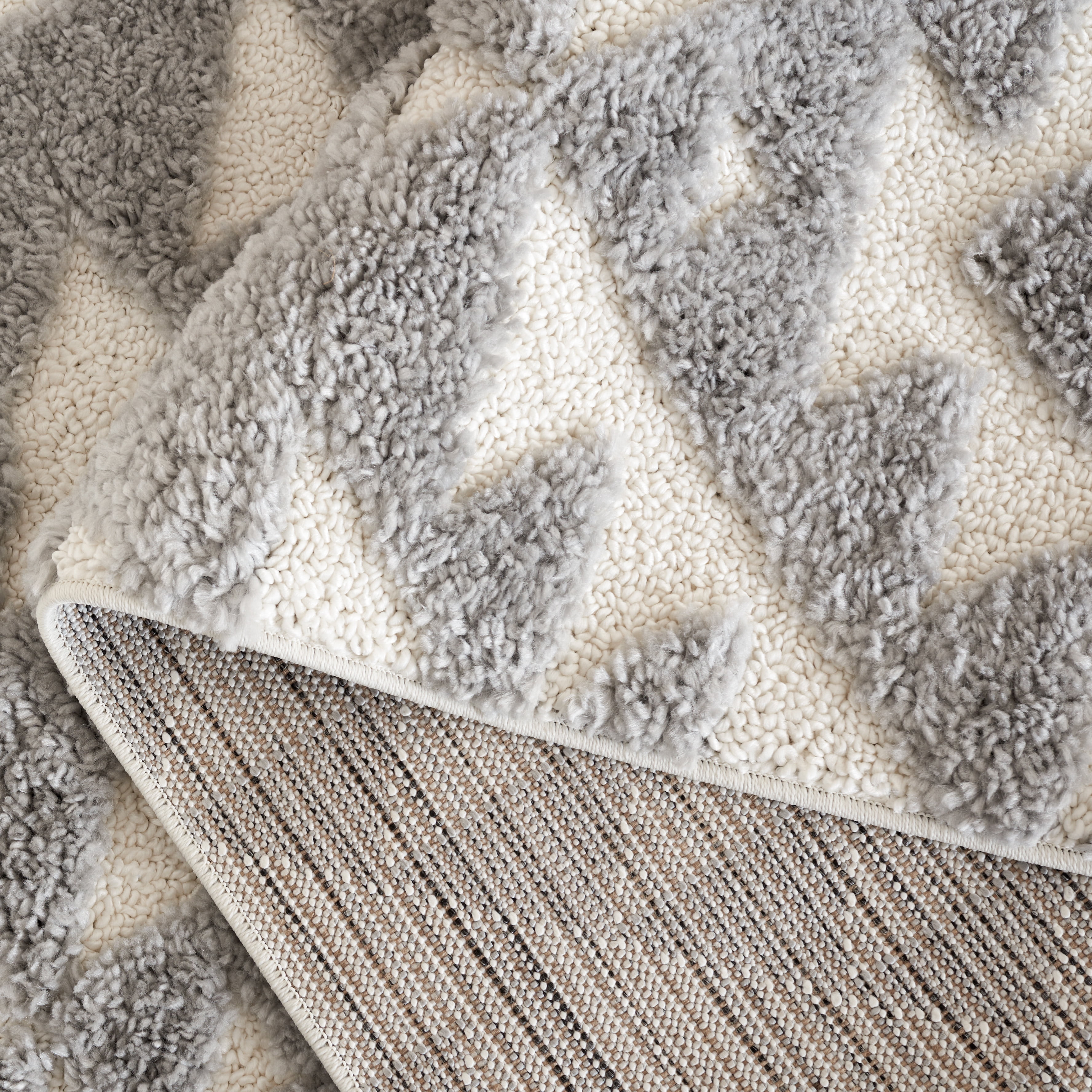 Safavieh Moroccan Tassel Larry Geometric Shag Runner Rug, Gray/Ivory, 2'3" x 10'