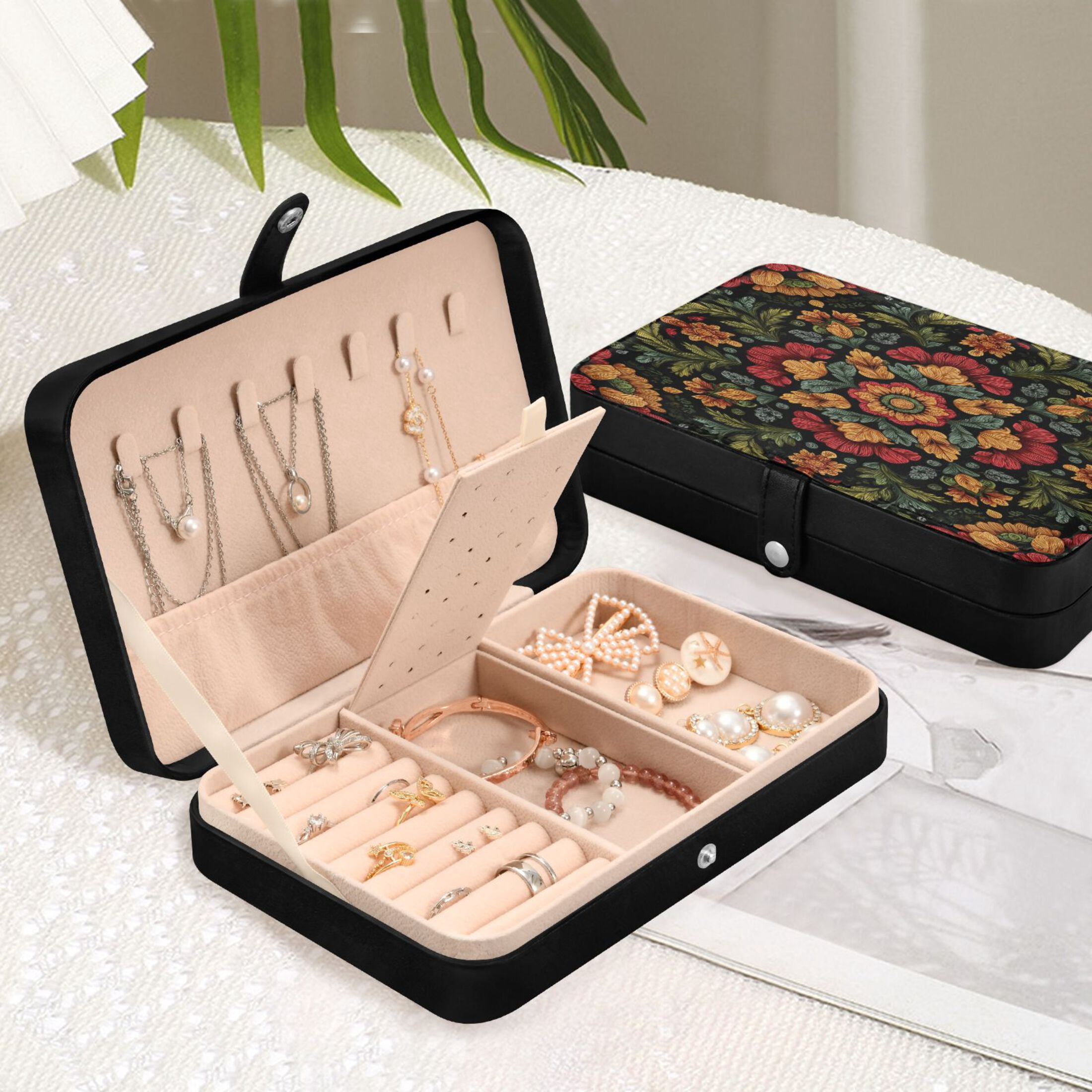 Leather Jewelry Box Rectangular 8.27x5.5x1.78In Travel Jewelry Storage Earrings Necklace Bracelet Watch Brooch Storage Beautiful Pattern
