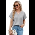 thumbnail image 3 of Camisetas de Mujer con Cuello en V y Botones, Corta, Corte Holgado, Informal, de Verano, Gris , Talla S, 3 of 9