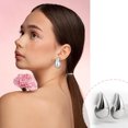 thumbnail image 5 of par de aretes dorados, 5 of 5