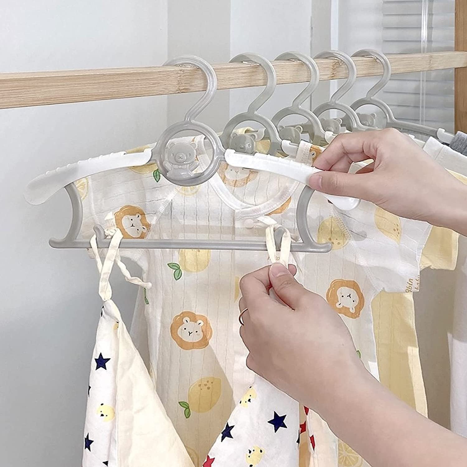 Visland Baby Hangers for Nursery Closet, Kids Hangers, 5pcs Baby Clothes Hangers, Non-Slip Space Saving Extendable Plastic Infant Pant Newborn