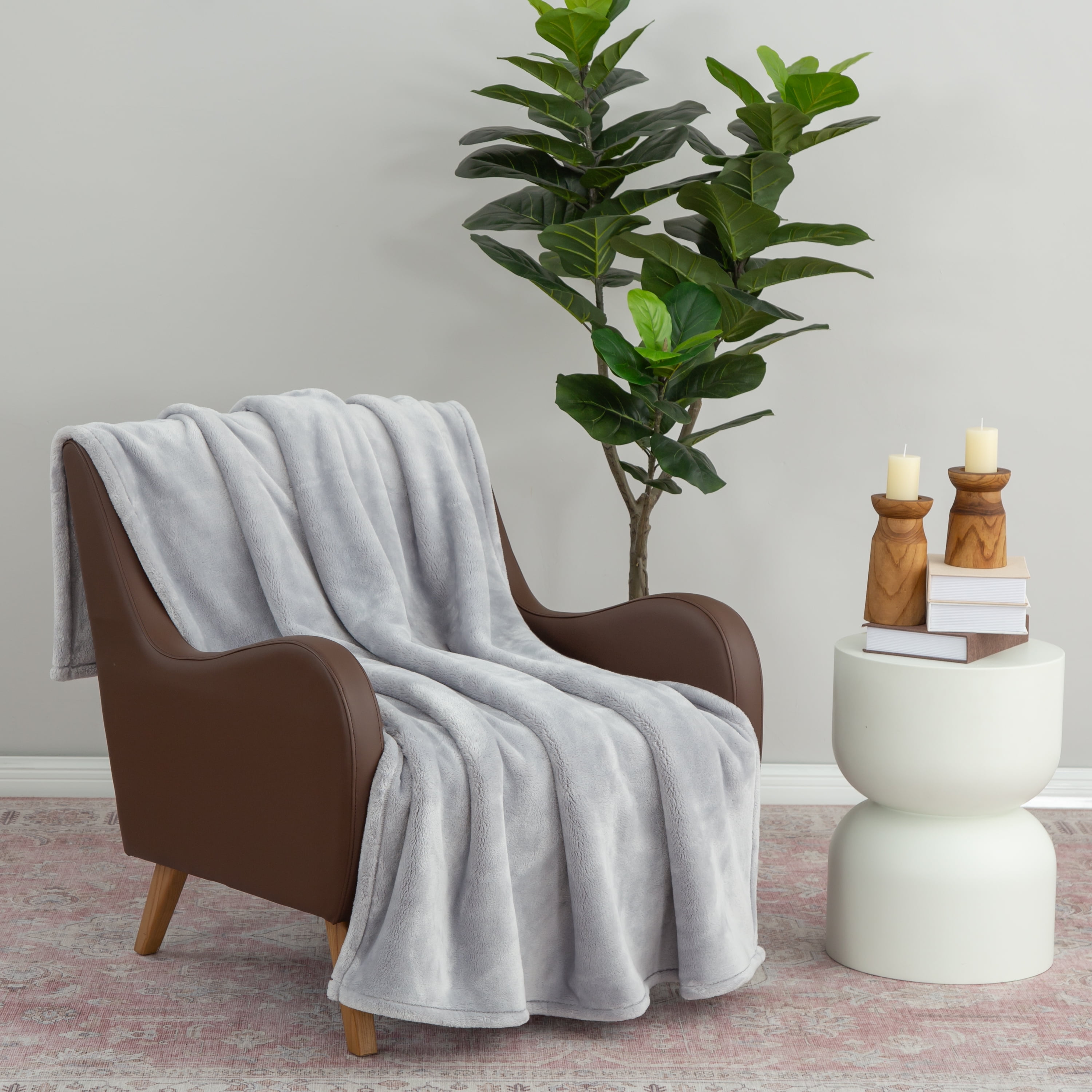 Better Homes & Gardens Solid Velvet Plush Oversized Throw Blanket, Soft Silver, 50 in x 72 in