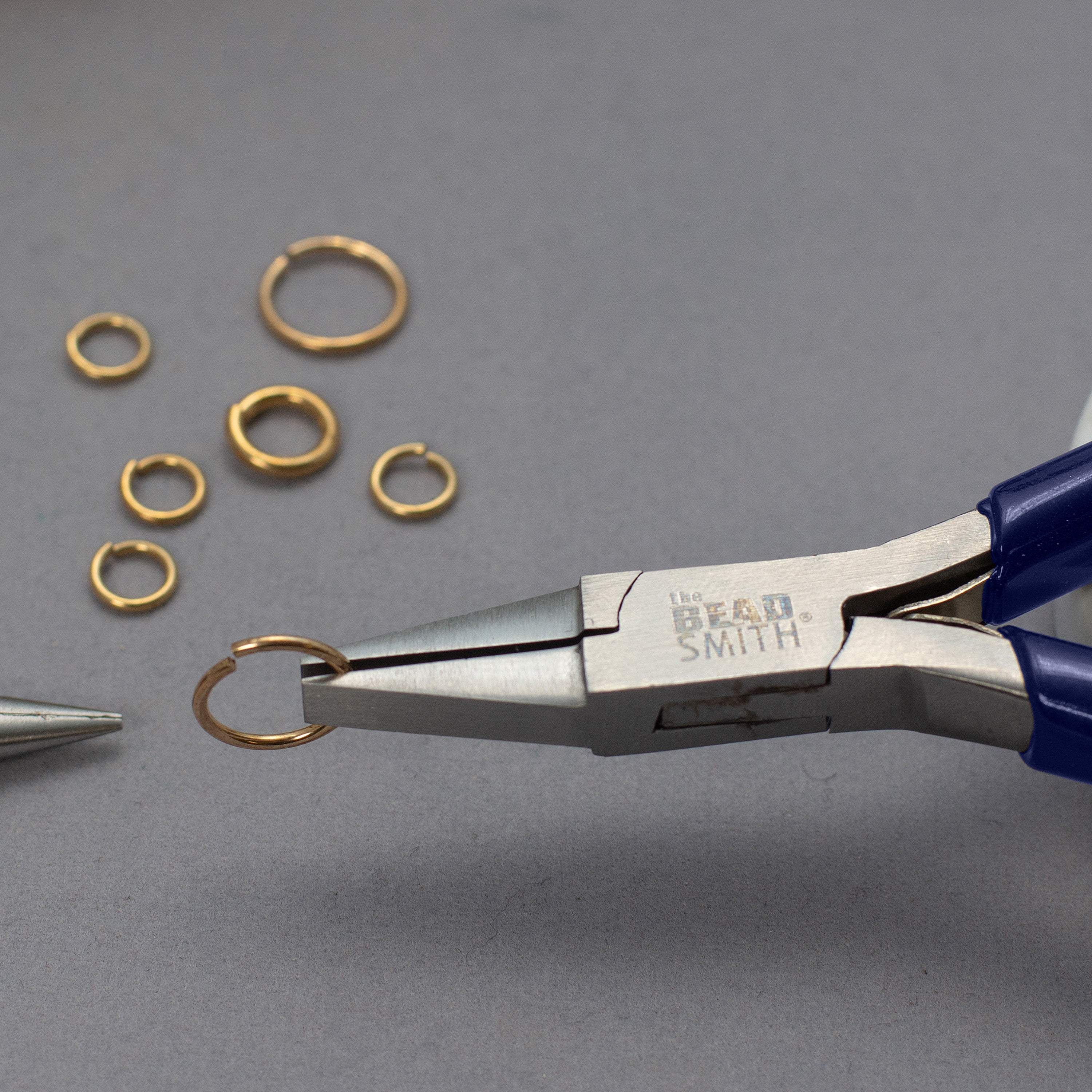 The Beadsmith Flat Nose Pliers – Economy Line – 4.5 inches (114mm) – Vinyl Grip Handle with Double Leaf Springs – Jewelry Making Tool for Creating Bracelets, Earrings and Necklaces