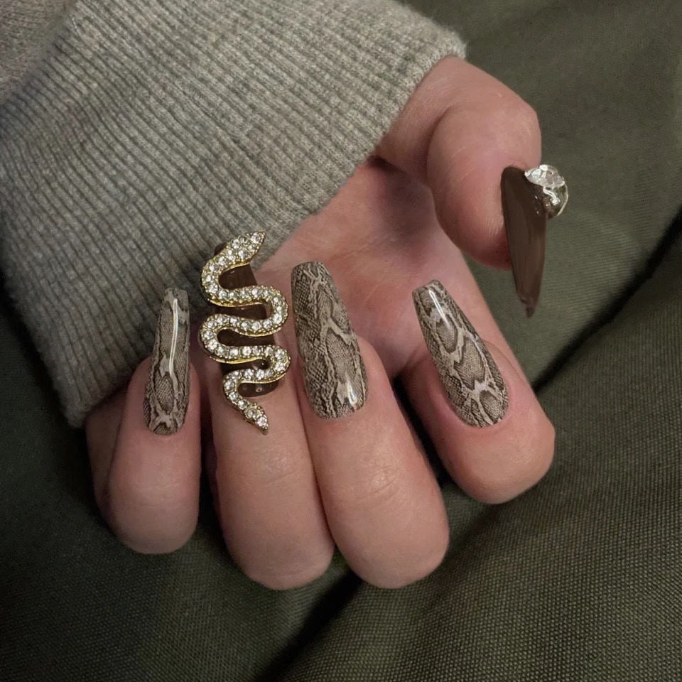 Fofosbeauty 24 pcs Long False Nails, Press-on Nails Designs 2022, Luxury  Snake Set - Walmart.com
