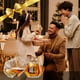 thumbnail image 5 of Juego de 6 vasos de whisky inclinados, vaso de whisky de 300 ml, aspecto moderno, para hombres, mujeres, papá, marido, amigos, cristalería para bourbon/ron/vaso de bar, 5 of 5