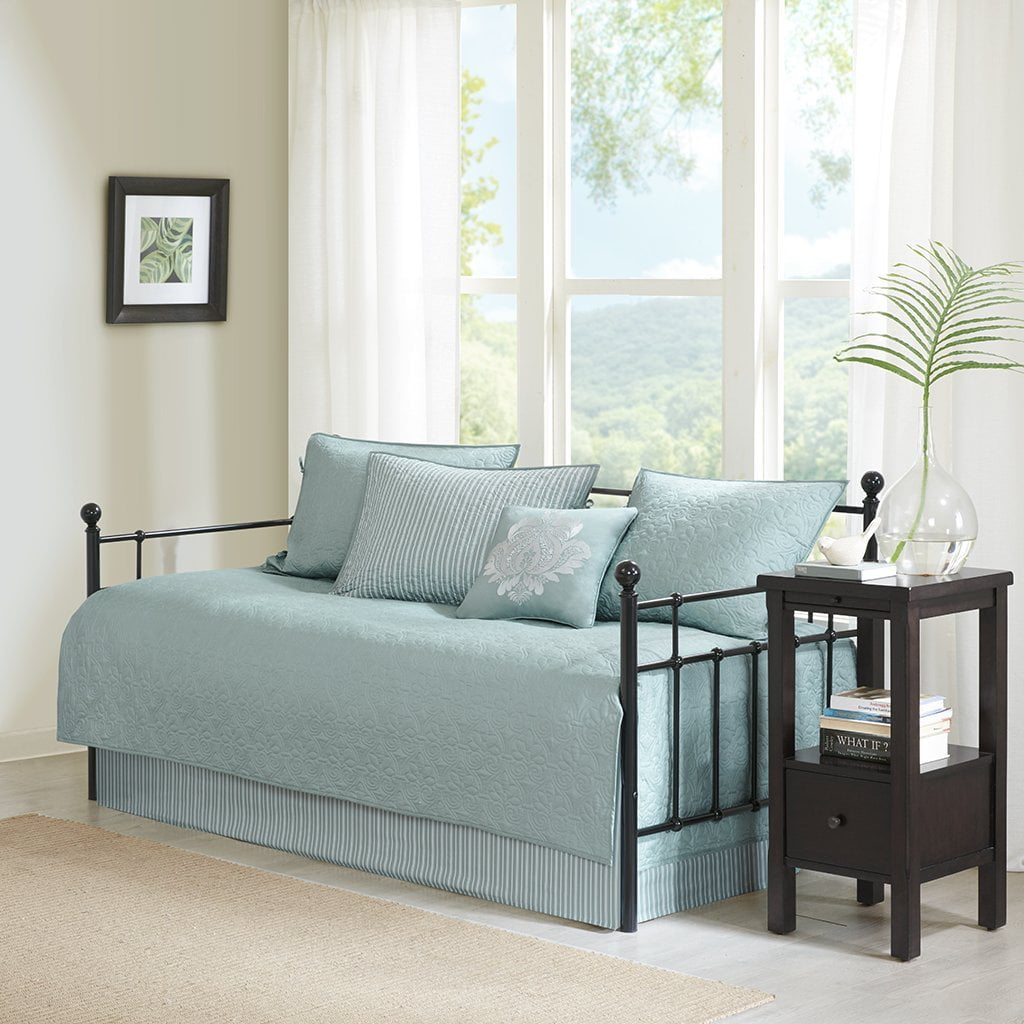 Quebec 6 Piece Daybed Set Seafoam Provide Your Guests With A Quebec 6 Piece Daybed Set Seafoam Provide Your Guests With A Simple New Look The Cover Features