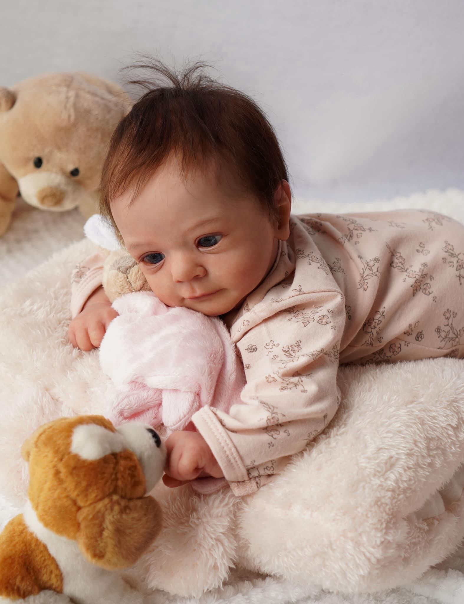 iCradle Lovely Lifelike Baby Dolls Girl 19 inch 48 cm Realistic Babies Soft Cloth Body Rooted Hair Birthday Gift for Kids 3+