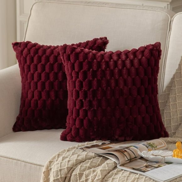 Pack of 2 Burgundy Super Soft Plush Fluffy Decorative Throw Pillow Covers 18x18 inch 45 x 45 cm Faux Fur Wool Velvet Cushion Covers Pillow Cases Couch Sofa Bed Living Room