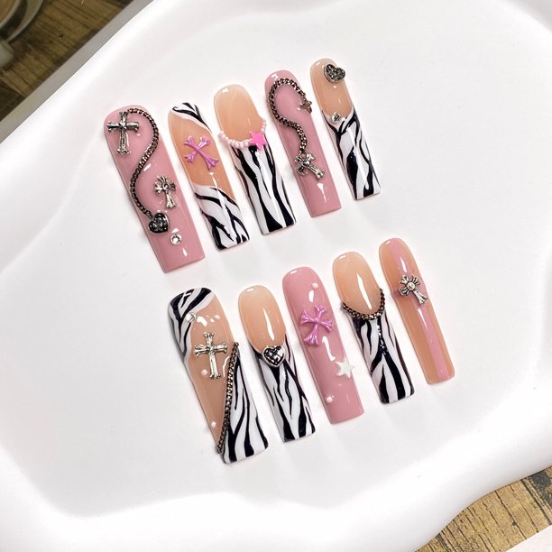 Parche de manicura con estrella de cinco puntas y cadena cruzada con armadura para llevar a mano pura para mujer