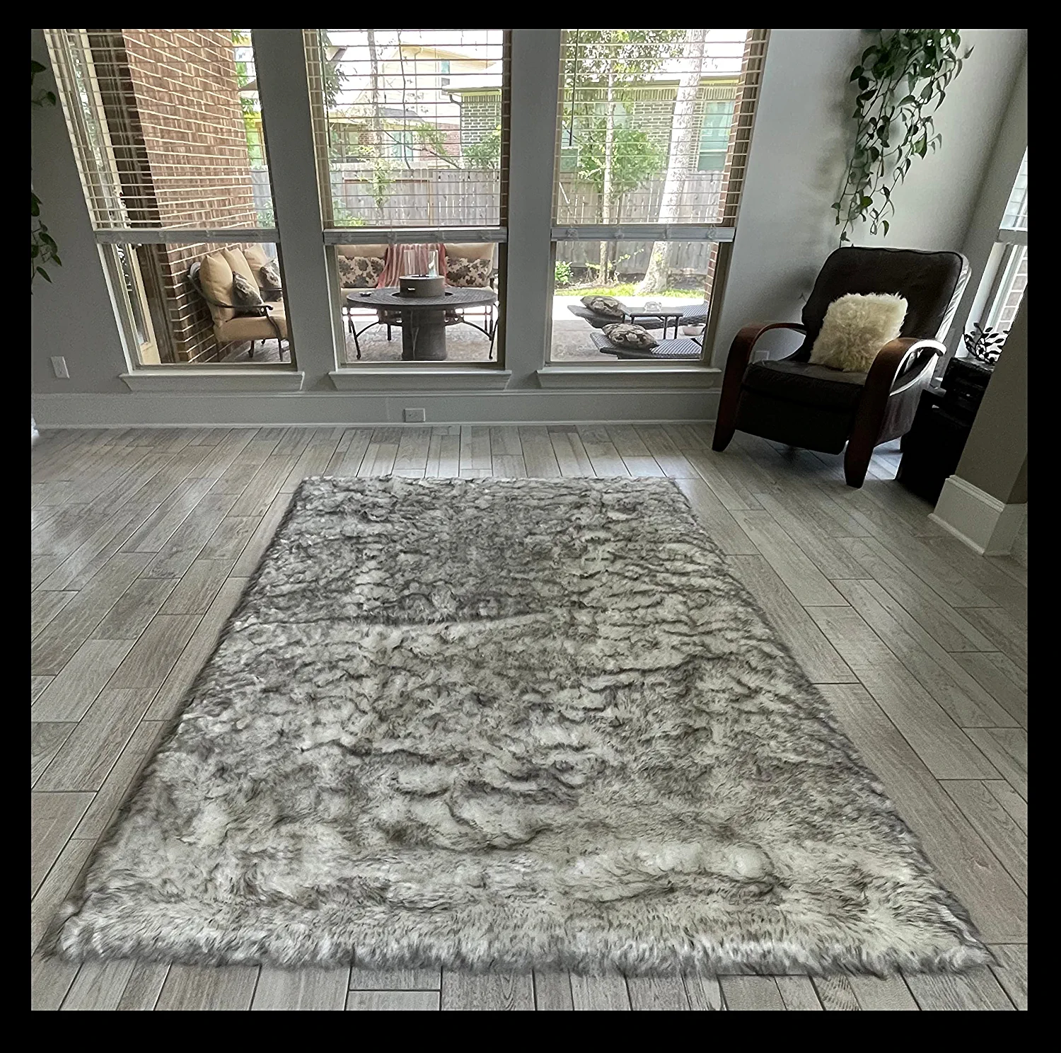 LAMBZY Faux Sheepskin Super Soft Hypoallergenic Rectangular Area Rug