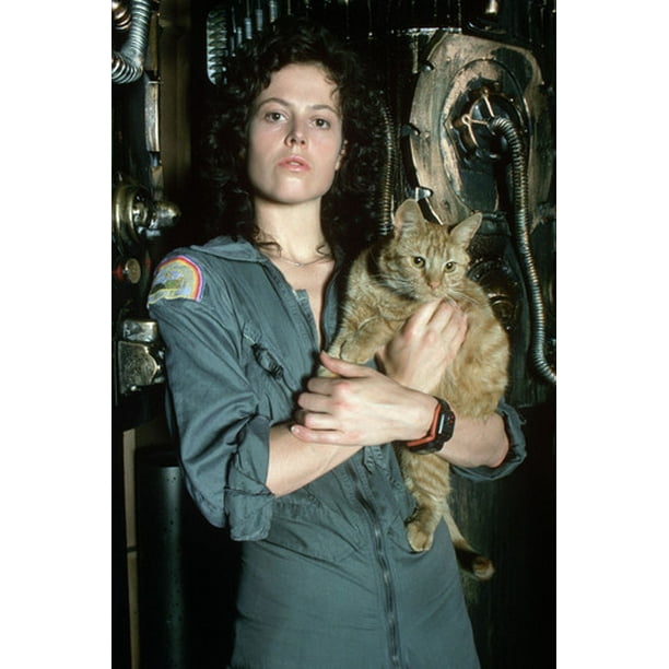 Sigourney Weaver in Alien 24x36 Poster with cat