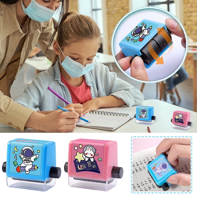 Fiudx Rodillo de Suma y Resta, Preguntas de Práctica Rápida, Tinta Reutilizable, Ajuste de Botones Práctico, Herramienta de Aprendizaje Eficiente, Diseño Portátil, Modelo Azul/Rosa, Incluye Tinta de