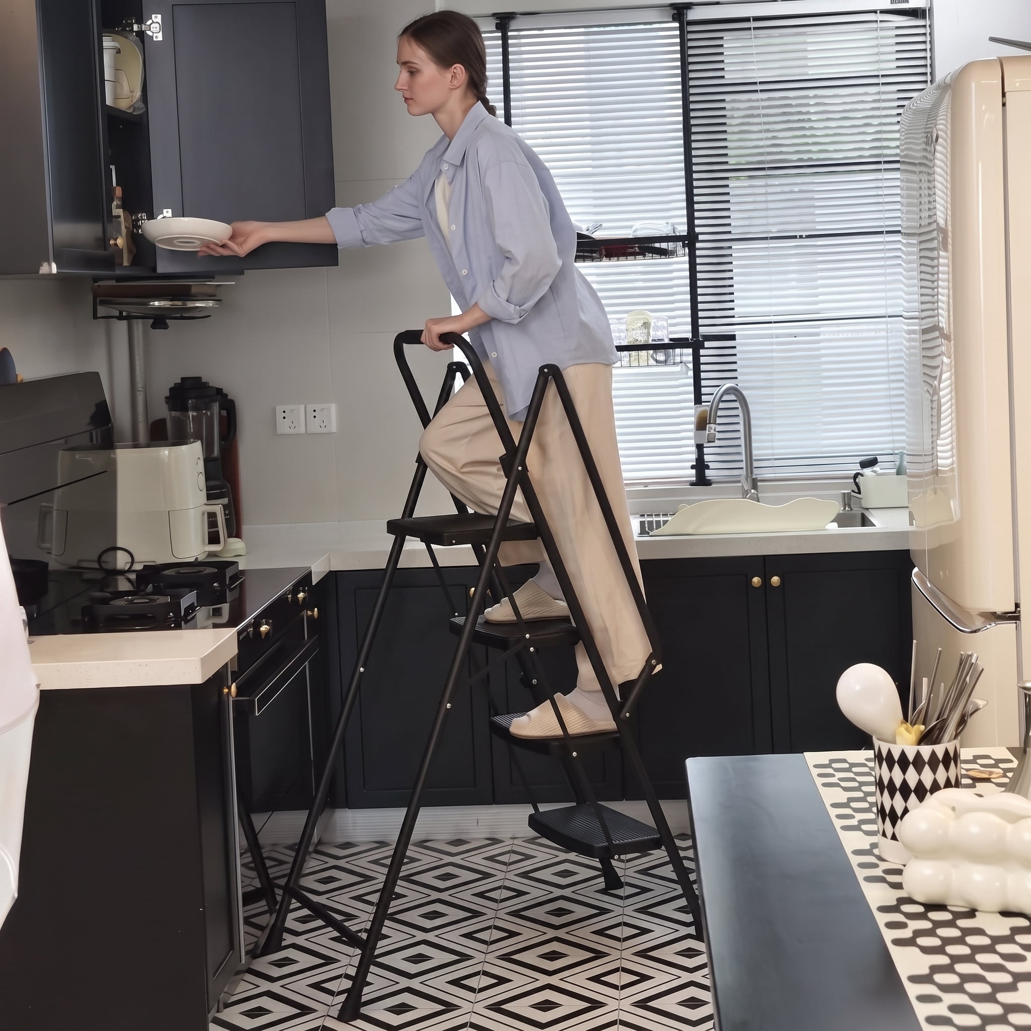 4-Step Folding Ladder Stool, Lightweight Sturdy Steel Step Ladder with Wide Non-Slip Pedals & Sponge Safety Handle, Multi-Purpose Portable Ladder for Home Kitchen Office