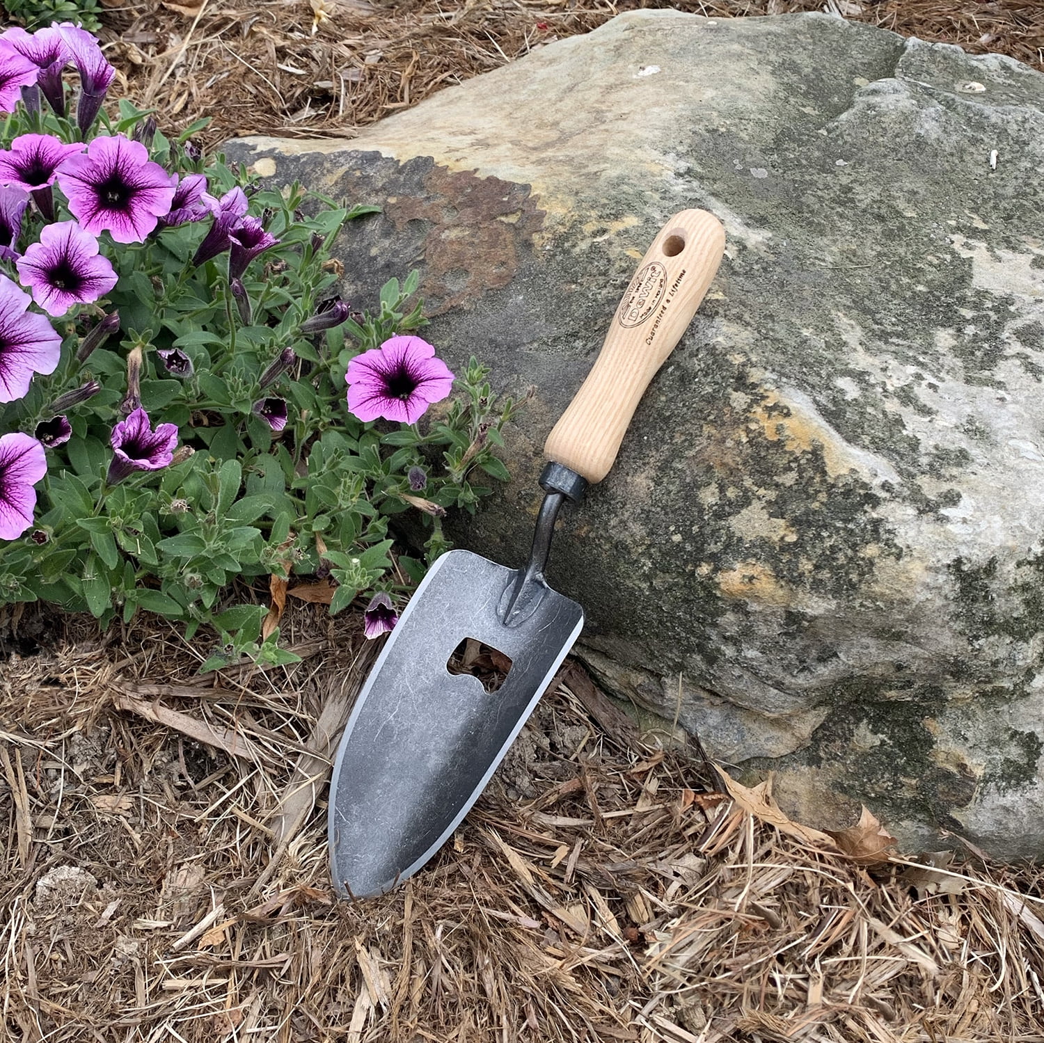 Bottle Opener Trowel – 2-in-1 Gardening Tool for Planting and Enjoying Your Favorite Beverage