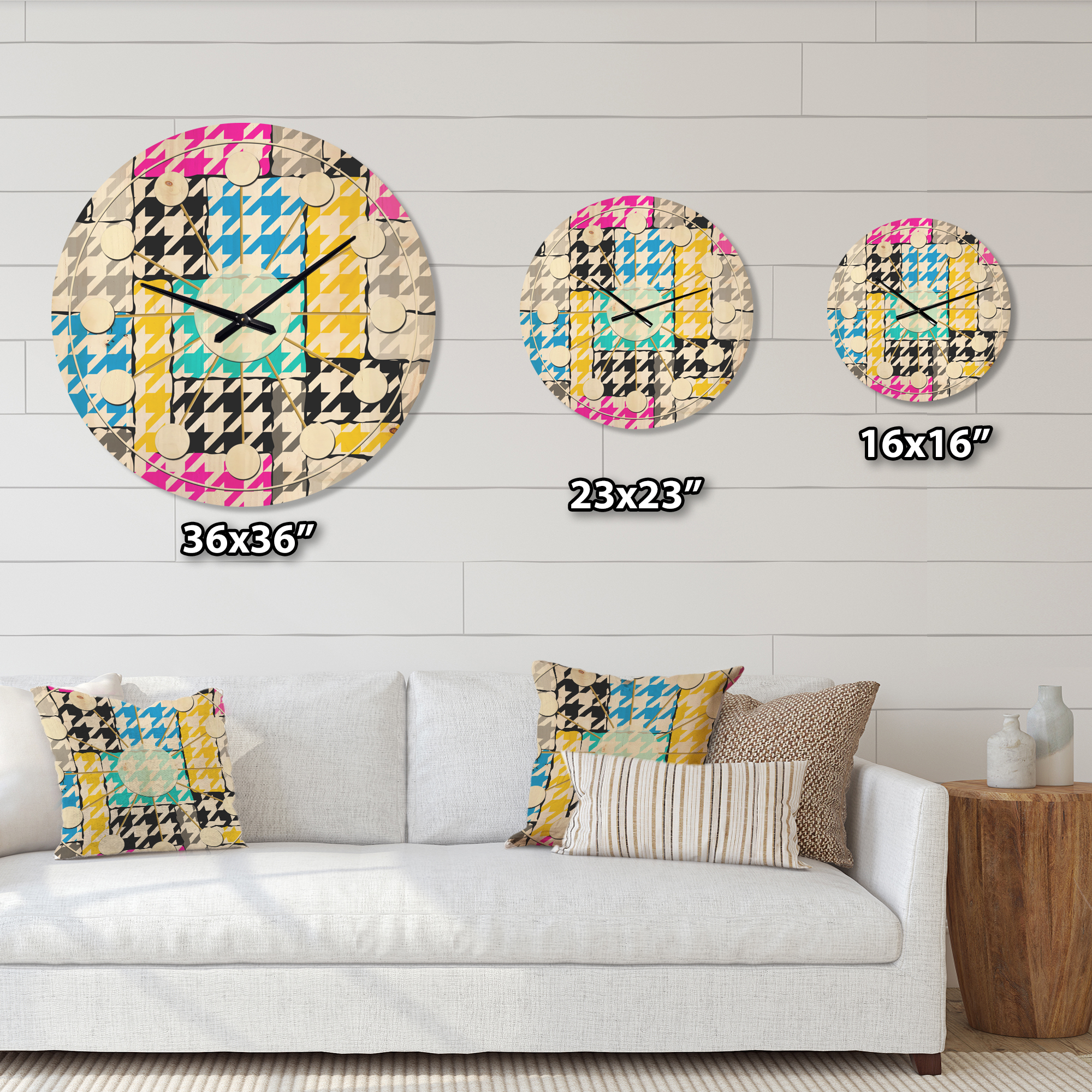 Designart 'Classic Pattern Hounds-tooth' Mid-Century Modern Wood Wall Clock
