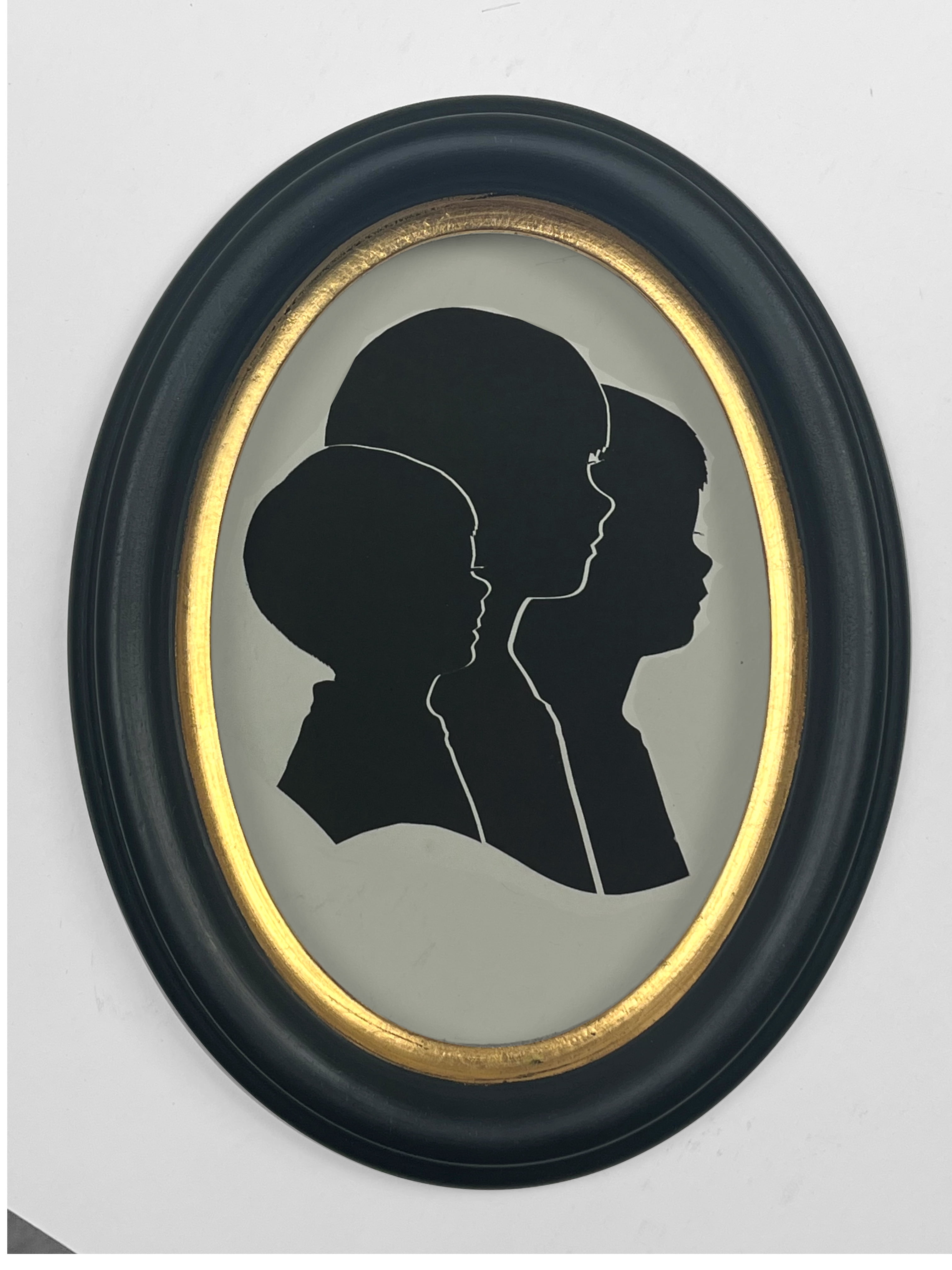WallWorks Classic Oval Silhouette Picture Frame 5X7 - Hand Made Solid Wood Frame - Black with Gold Hand Leafed Inner Lip