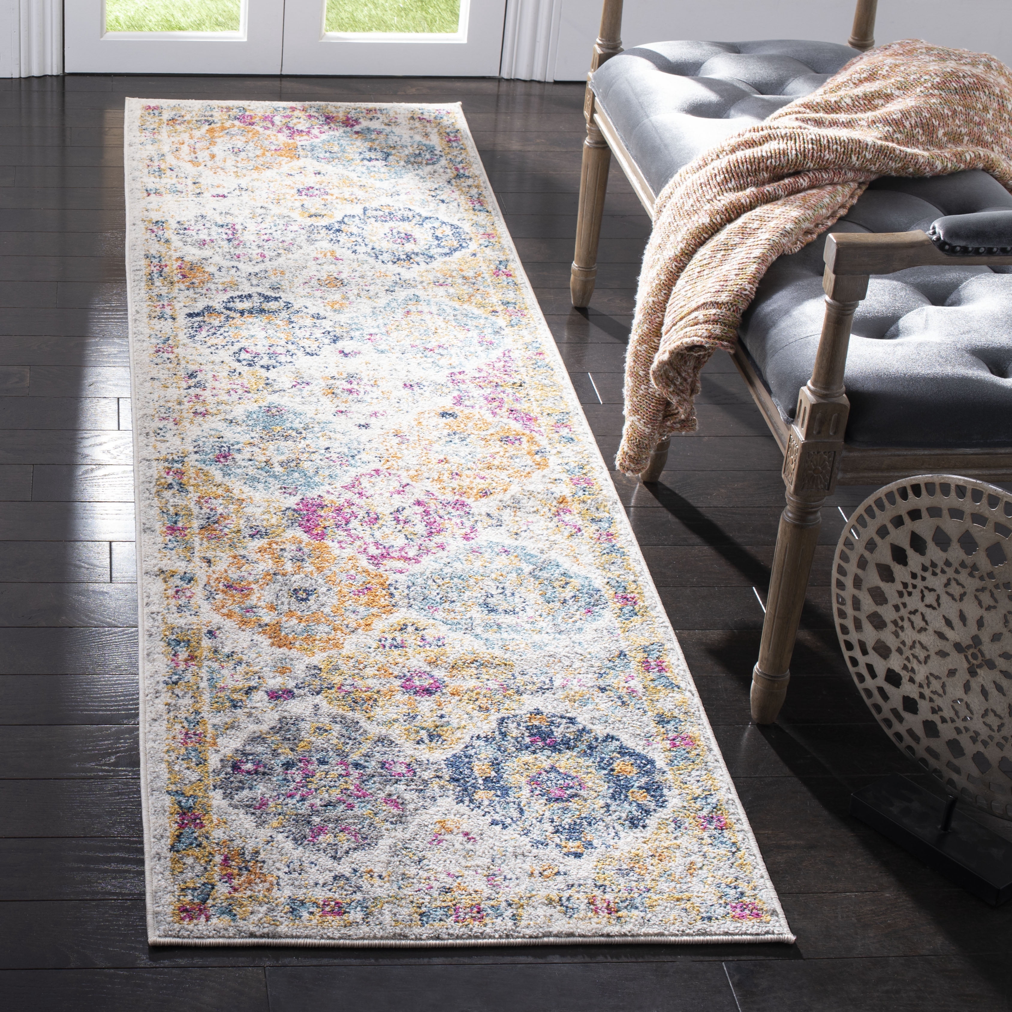 SAFAVIEH Madison Judith Distressed Runner Rug, Cream/Multi, 2'3" x 18' - Transitional Modern Design, Cream & Multi, Non-Shedding & Easy Cleaning, Ideal for Living Room, Bedroom, Dining Space, Entrywa