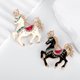 thumbnail image 2 of Broche de caballo esmaltado con diamantes de imitación, broche de aleación con forma de animal, accesorio para abrigos, bufandas y bolsos., 2 of 7