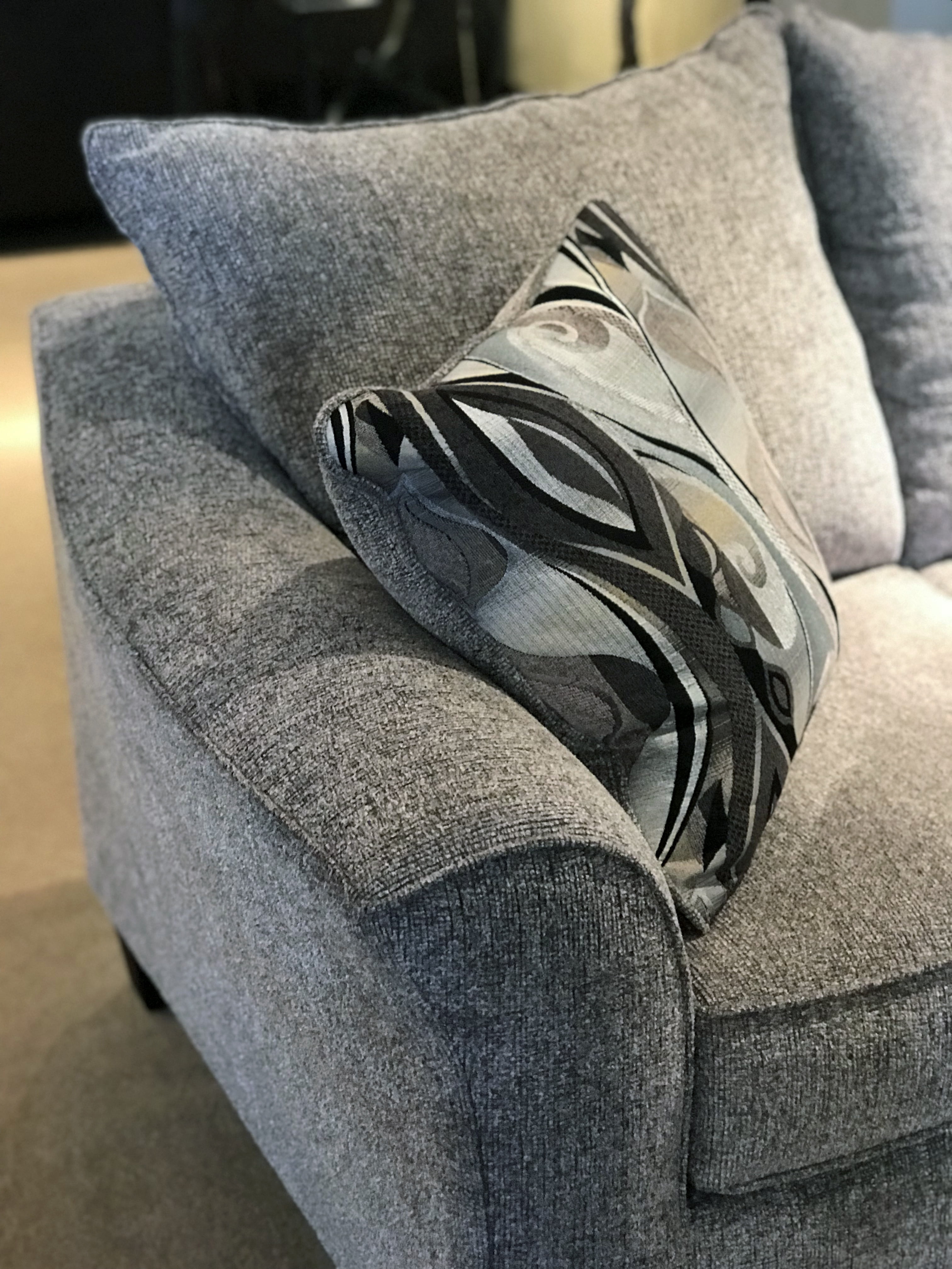 Roundhill Furniture Camero Platinum Fabric Pillowback Sofa