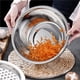 thumbnail image 4 of Kearding Colador apilable de acero inoxidable y juego de lavabo para mezclar, colador de cocina, lavabo de arroz, colador de ensalada, juego de tazones, Suministros de limpieza para el hogar No.2 Kearding HA026467-02, 4 of 6