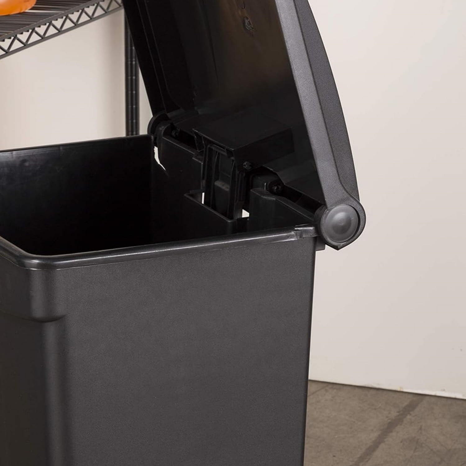 Plastic Trash Can with Foot Pedal, 23 Gallon Garbage Can for Kitchen, Indoor or Outdoor Use, Hands Free, Black