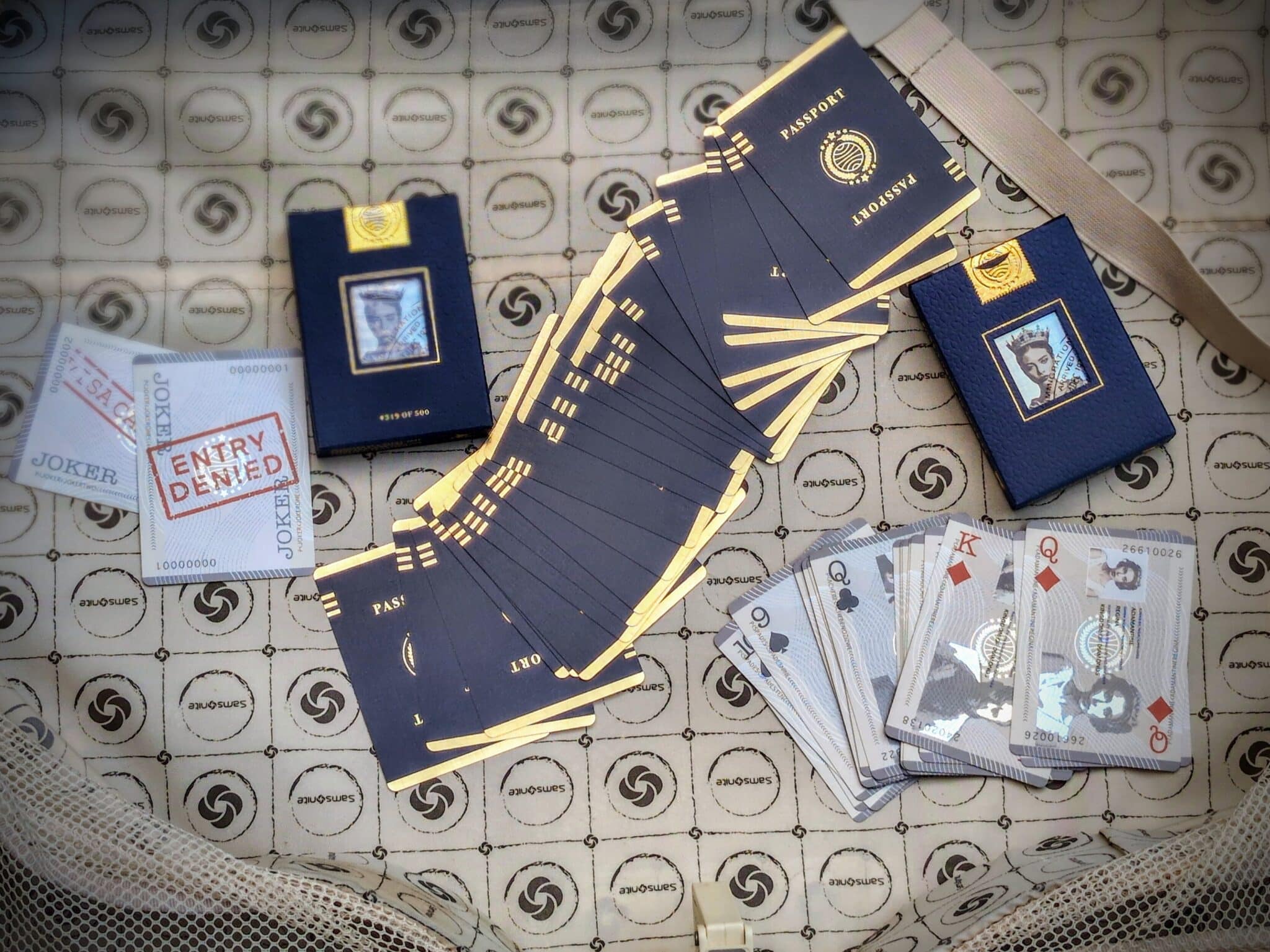 Passport Luxe (Gilded) Playing Cards and Puzzle by Sinecure