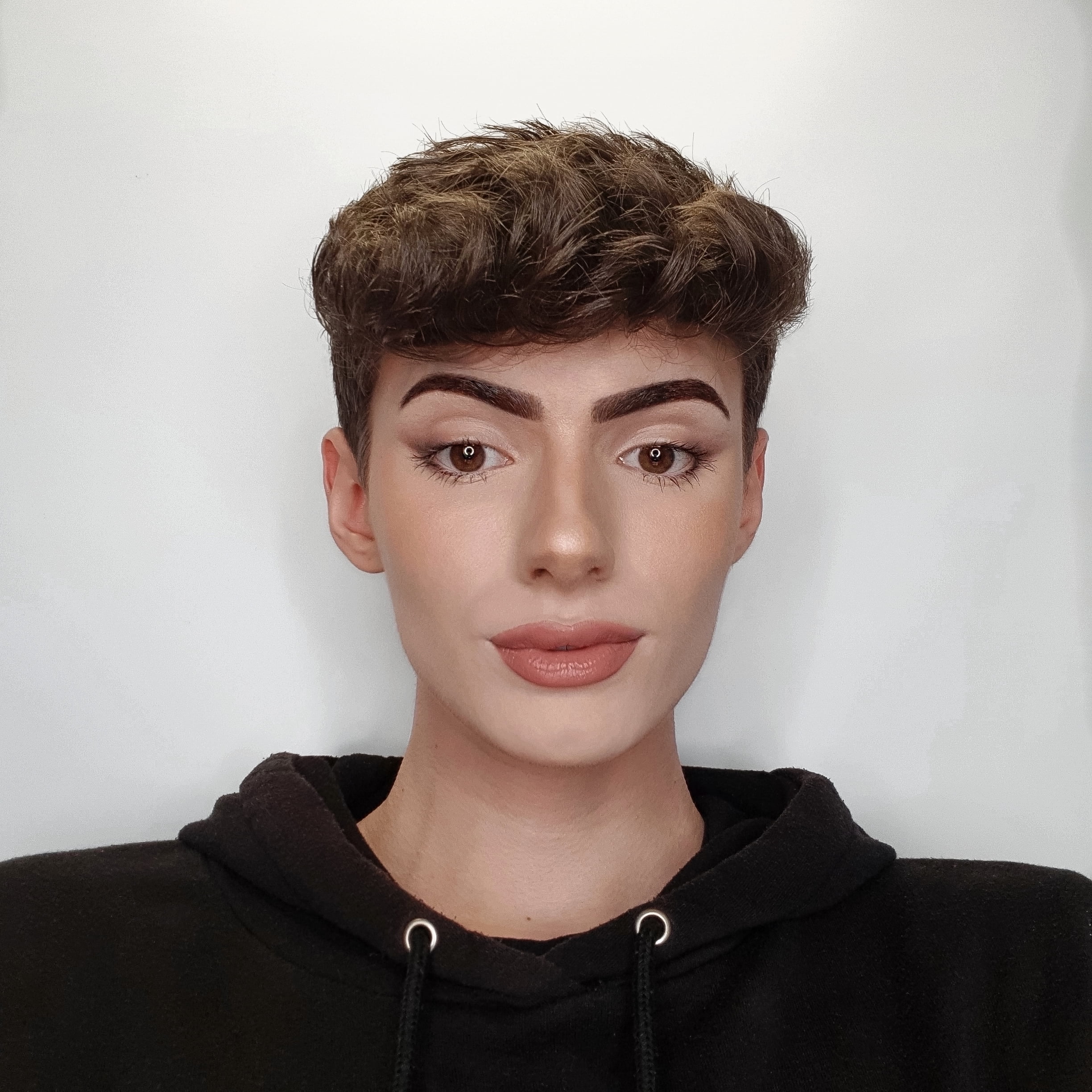 Relove by Revolution Supermatte Foundation F4