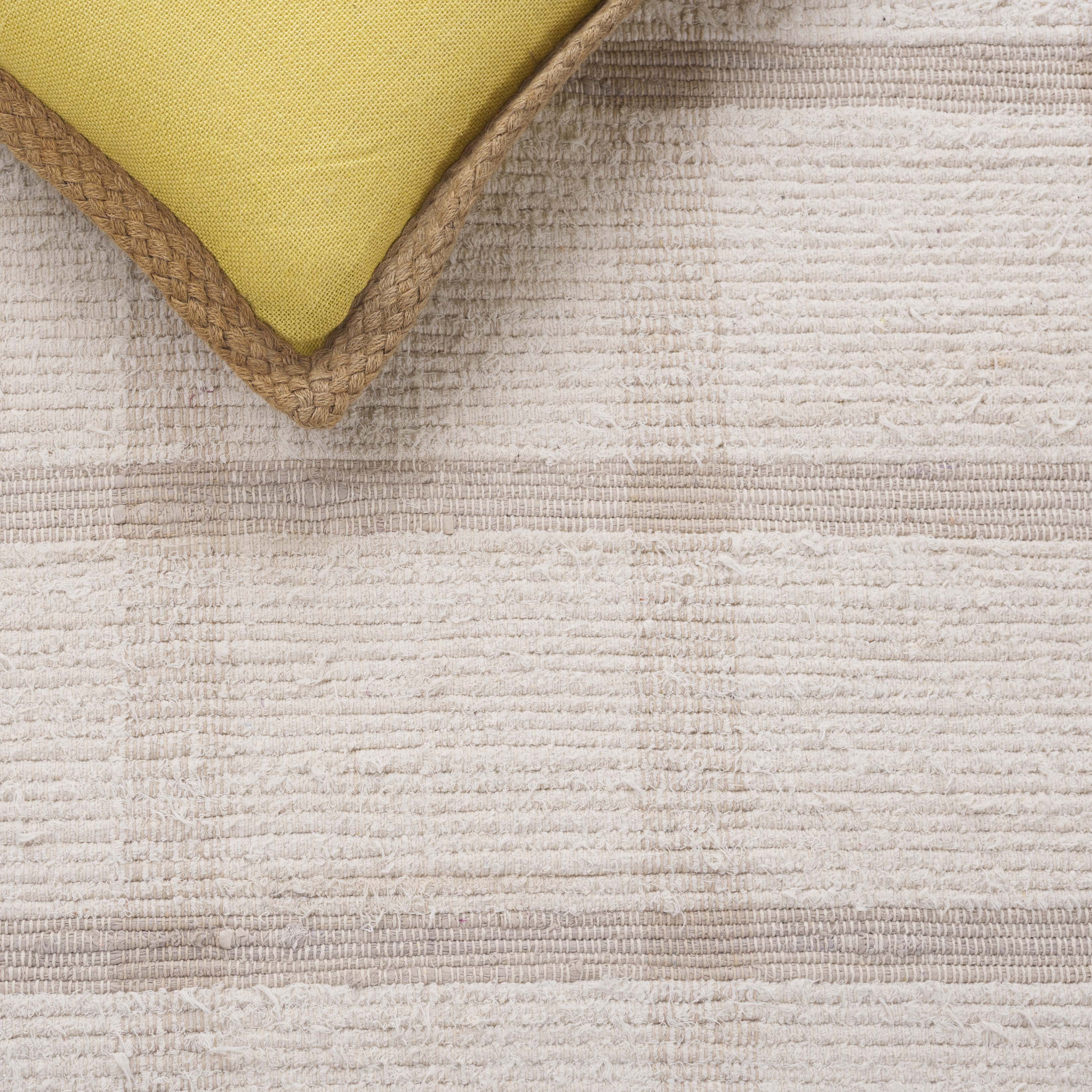 SAFAVIEH Montauk Bevin Checkered Runner Rug, Ivory/Beige, 2'3" x 8'