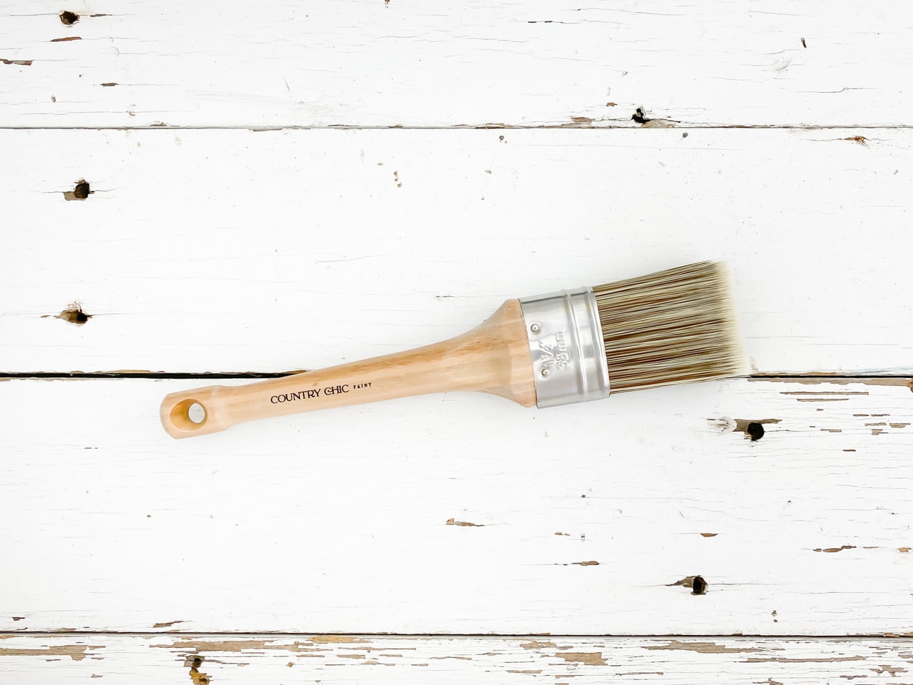 Country Chic Paint: Oval Paint Brush for Furniture, Synthetic Bristle, 1.5"