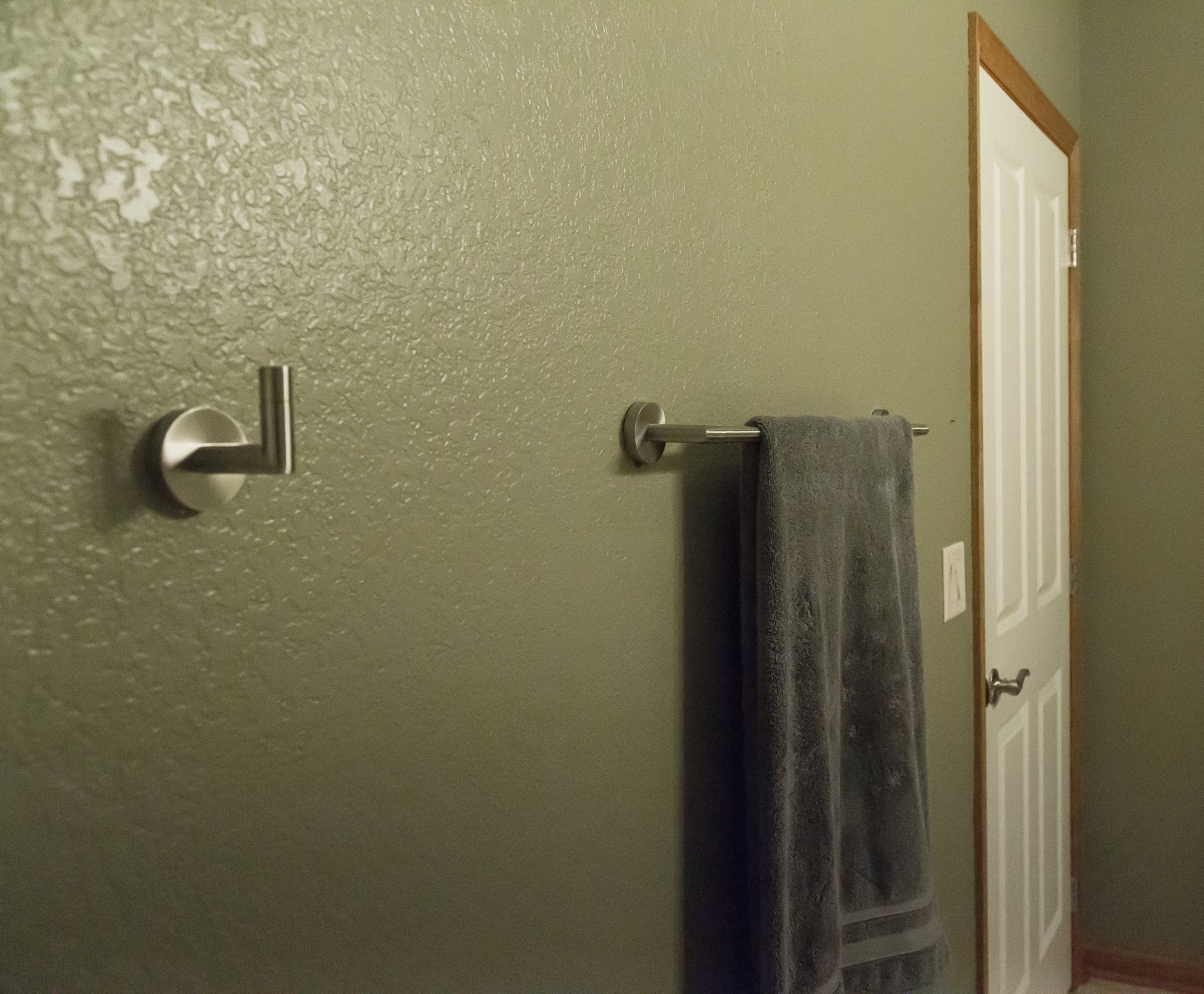 Design House Graz 24" Wall Mount Towel Bar, Satin Nickel
