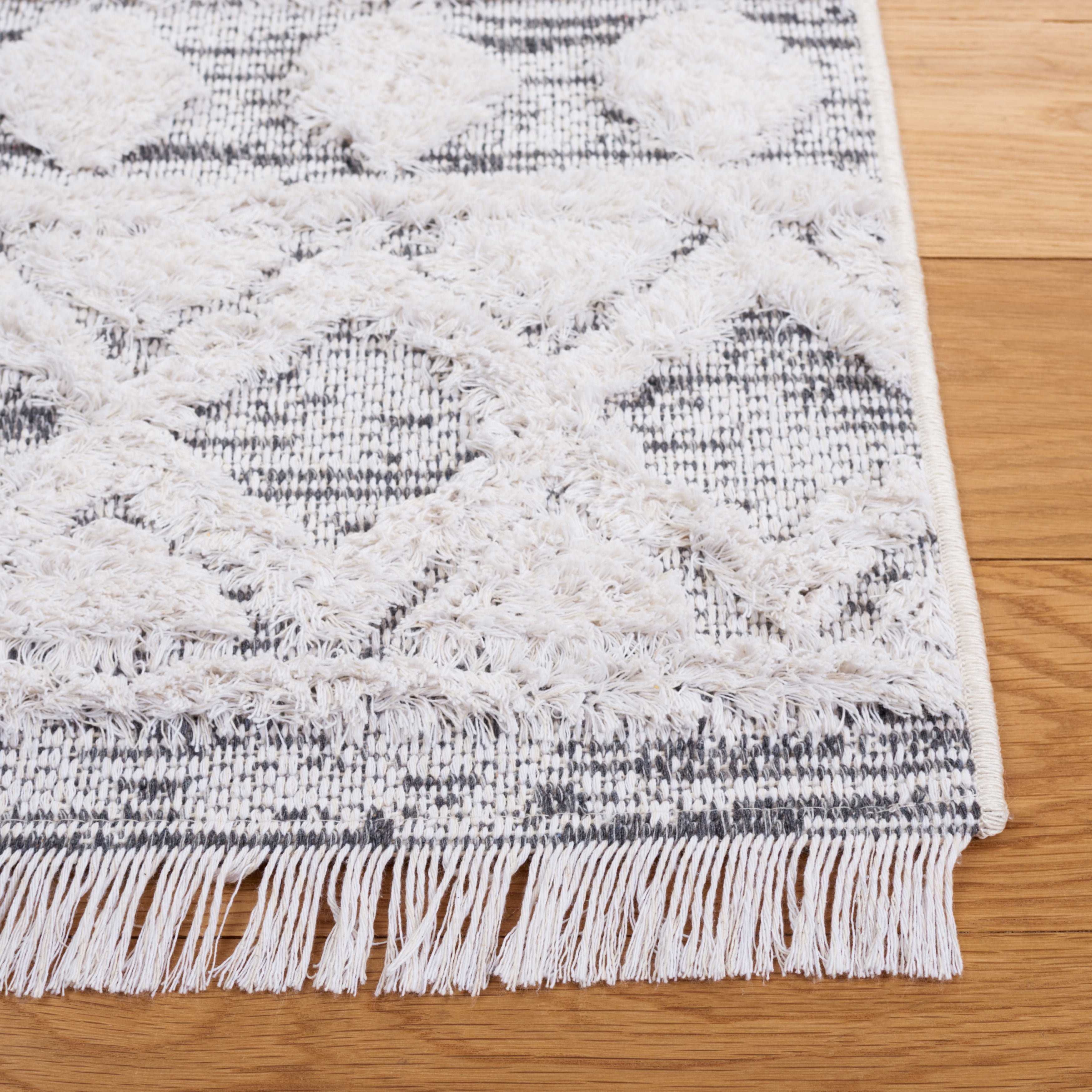 SAFAVIEH Augustine Cromwell Geometric Area Rug, Ivory/Gray, 4' x 6'