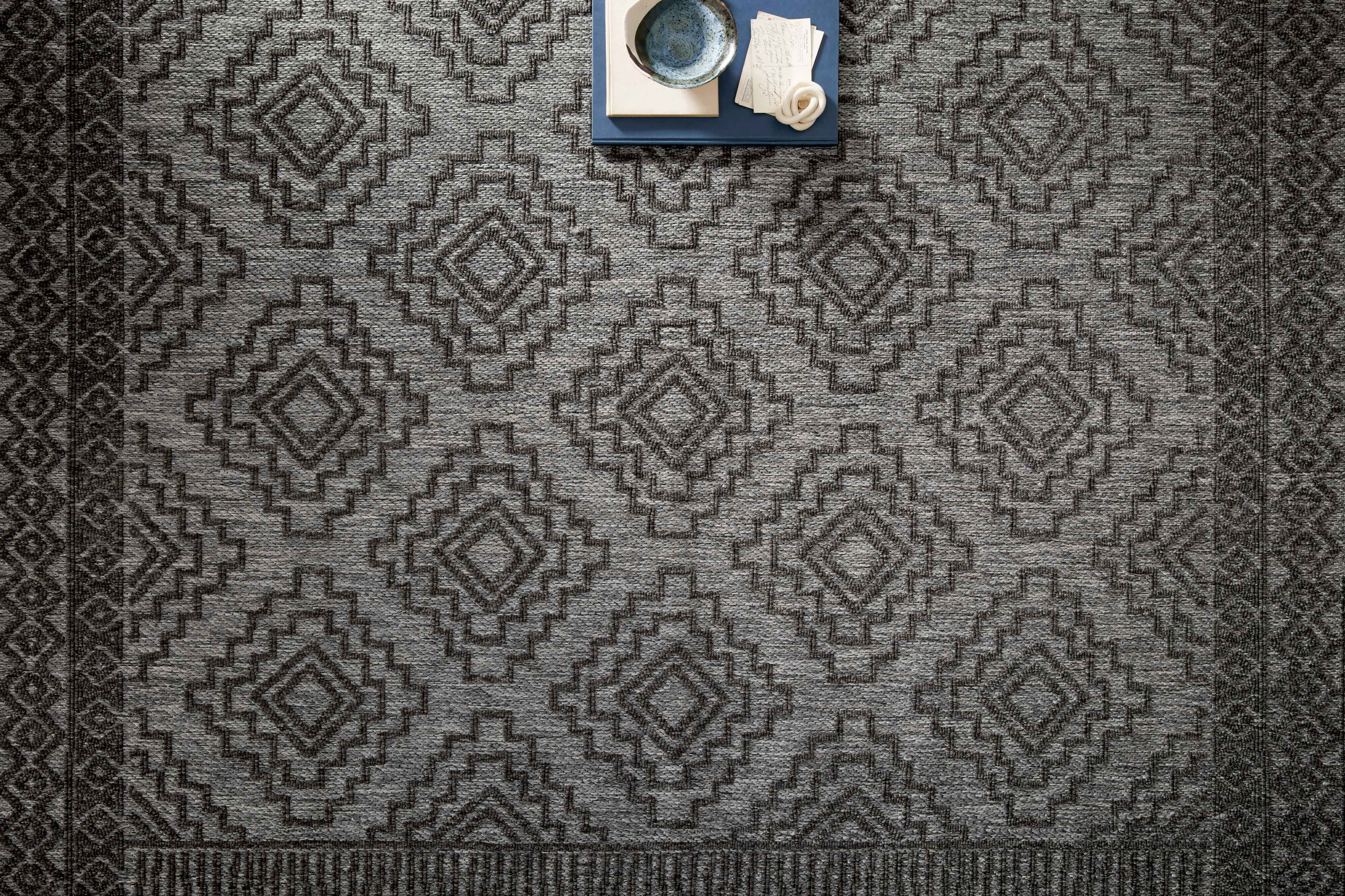Indoor Outdoor Loloi Rainier Grey / Charcoal 7'-10" x 10'-10" Area Rug