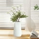 thumbnail image 1 of Juego de 4 flores artificiales de seda de 5 cabezas de cebolleta y crisantemo | Plantas suculentas de plástico | Tallos suaves y flexibles | Decoración para bodas en interiores | Arreglo de mesa e, 1 of 5