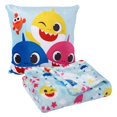 thumbnail image 2 of Ensemble de Couverture et Coussin en Peluche : Baby Shark, 2 of 7