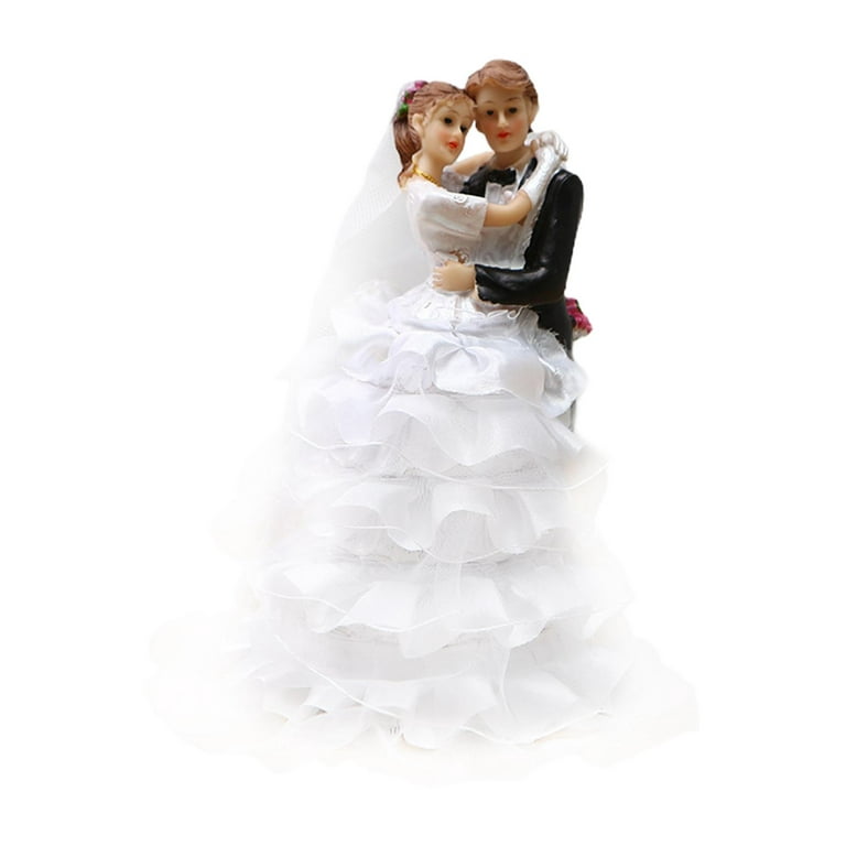 13cm 23cm Resin Wedding Couple Doll Figurines Romantic Wedding Ornament  Europe Wedding Figures Sweet Home Accessories