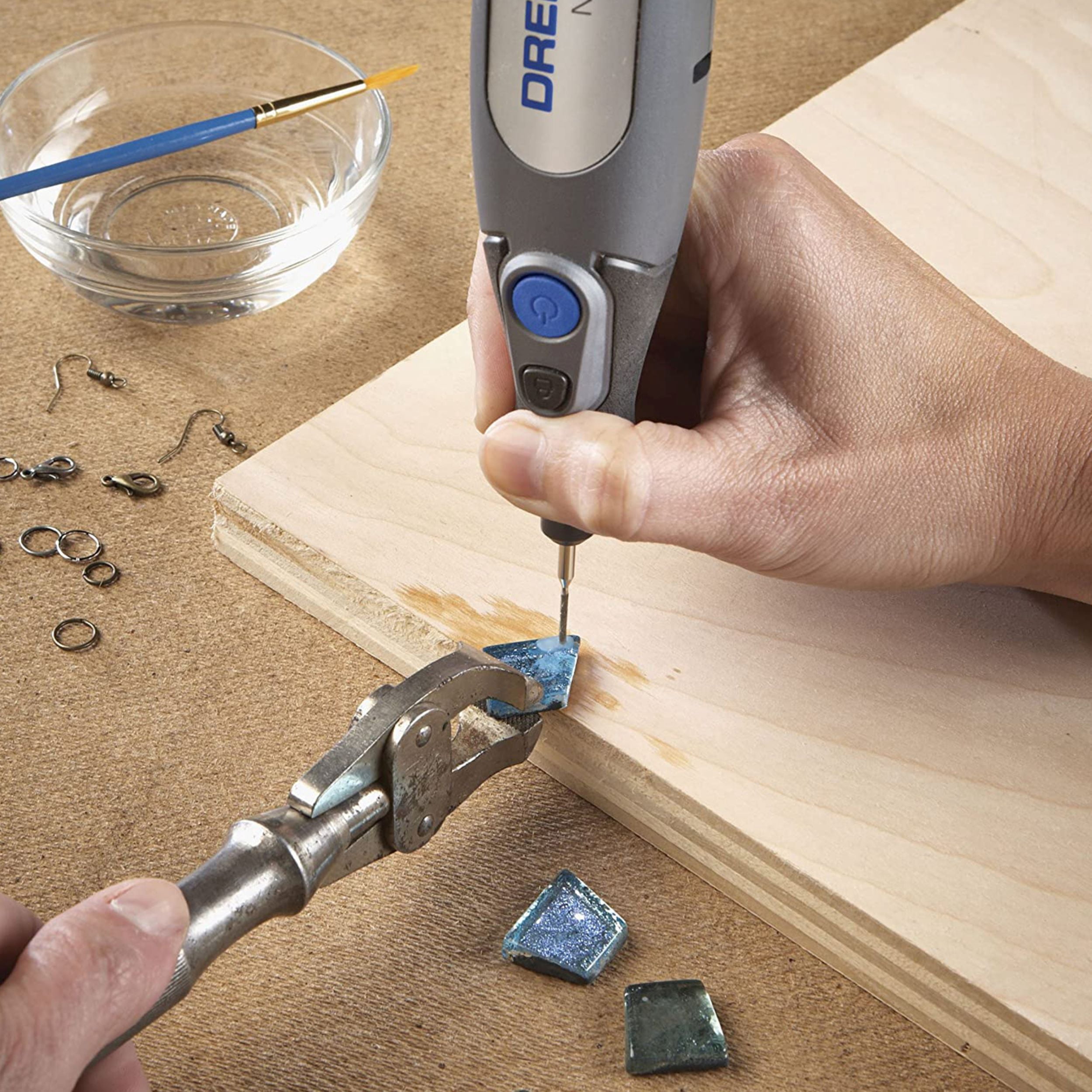 Dremel 664DR 1/8" Diamond Drill FlipBit for Hard Materials, Diamond Grit 3/32-in Cutting Bit Rotary Accessory