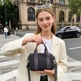 thumbnail image 4 of Bolso tote para mujer con correa ajustable, elegante bandolera de lona en el hombro, poliéster impermeable, bolso diario para viajes y exteriores, disponible en cuatro colores, 4 of 6