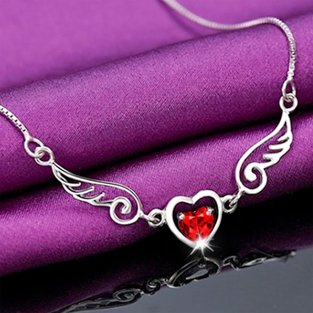 Collar de circonita con alas de ángel, moderno y femenino.