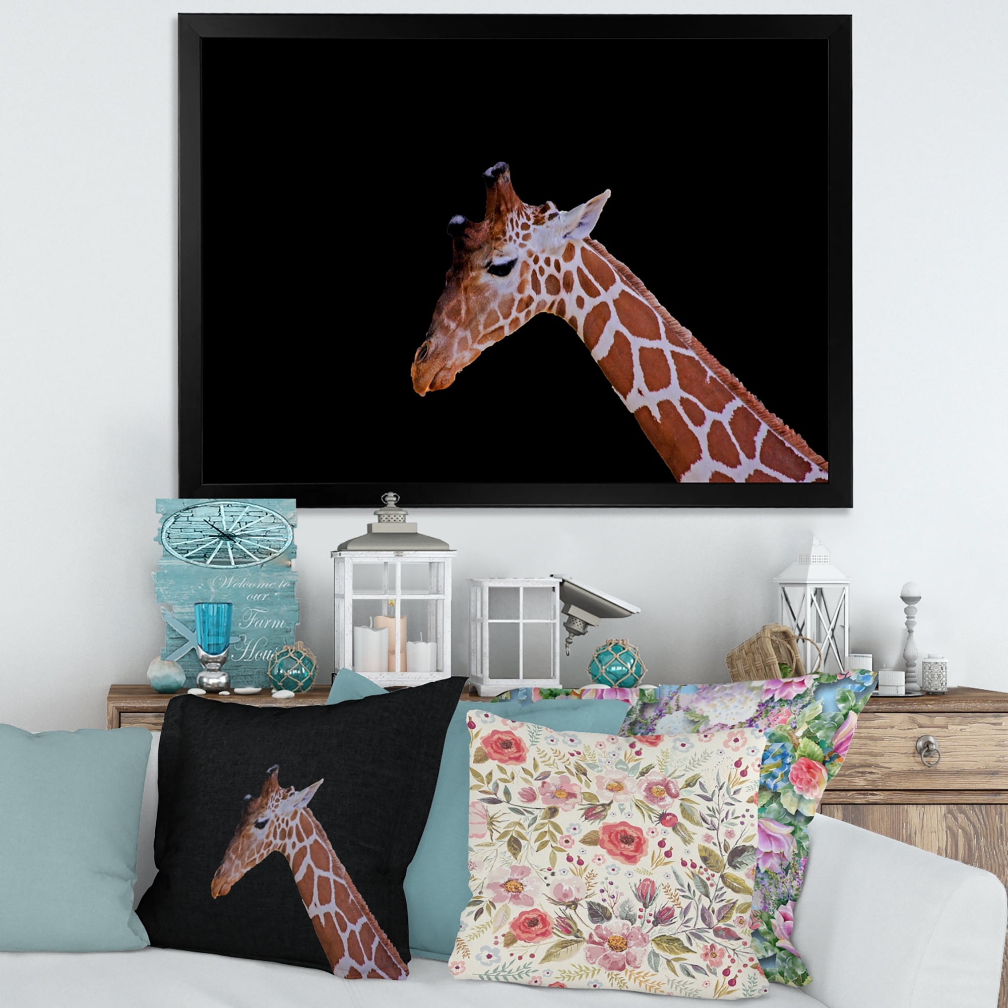 Designart 'Portrait of A Giraffe On Black Background I' Farmhouse Framed Art Print