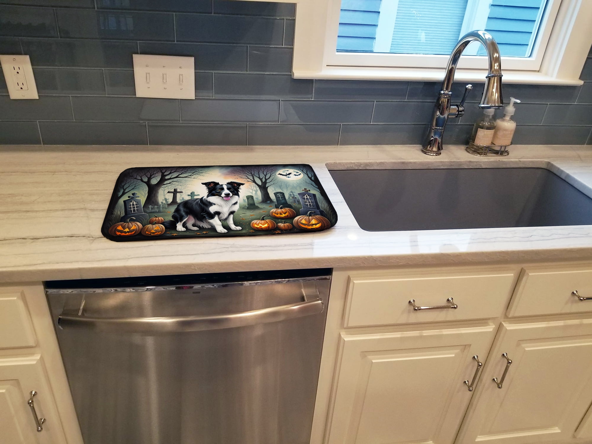 Border Collie Spooky Halloween Dish Drying Mat 14 in x 21 in